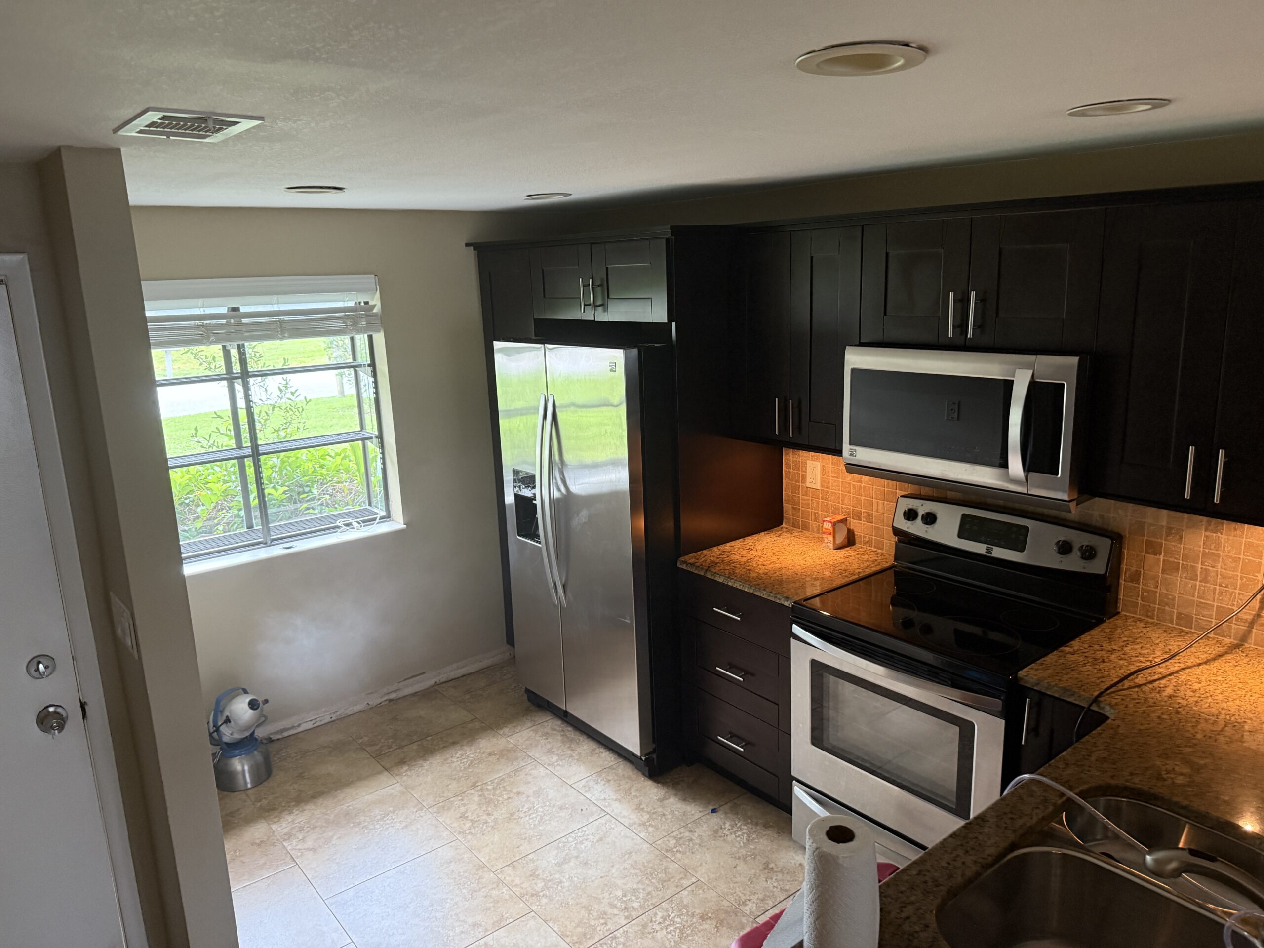 20250825_140038608_iOS Mold Remediation